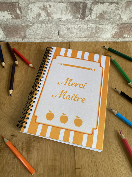 Carnet Spirale A5 “Merci Maître” – Couverture Cartonnée en Tissu Sublimé