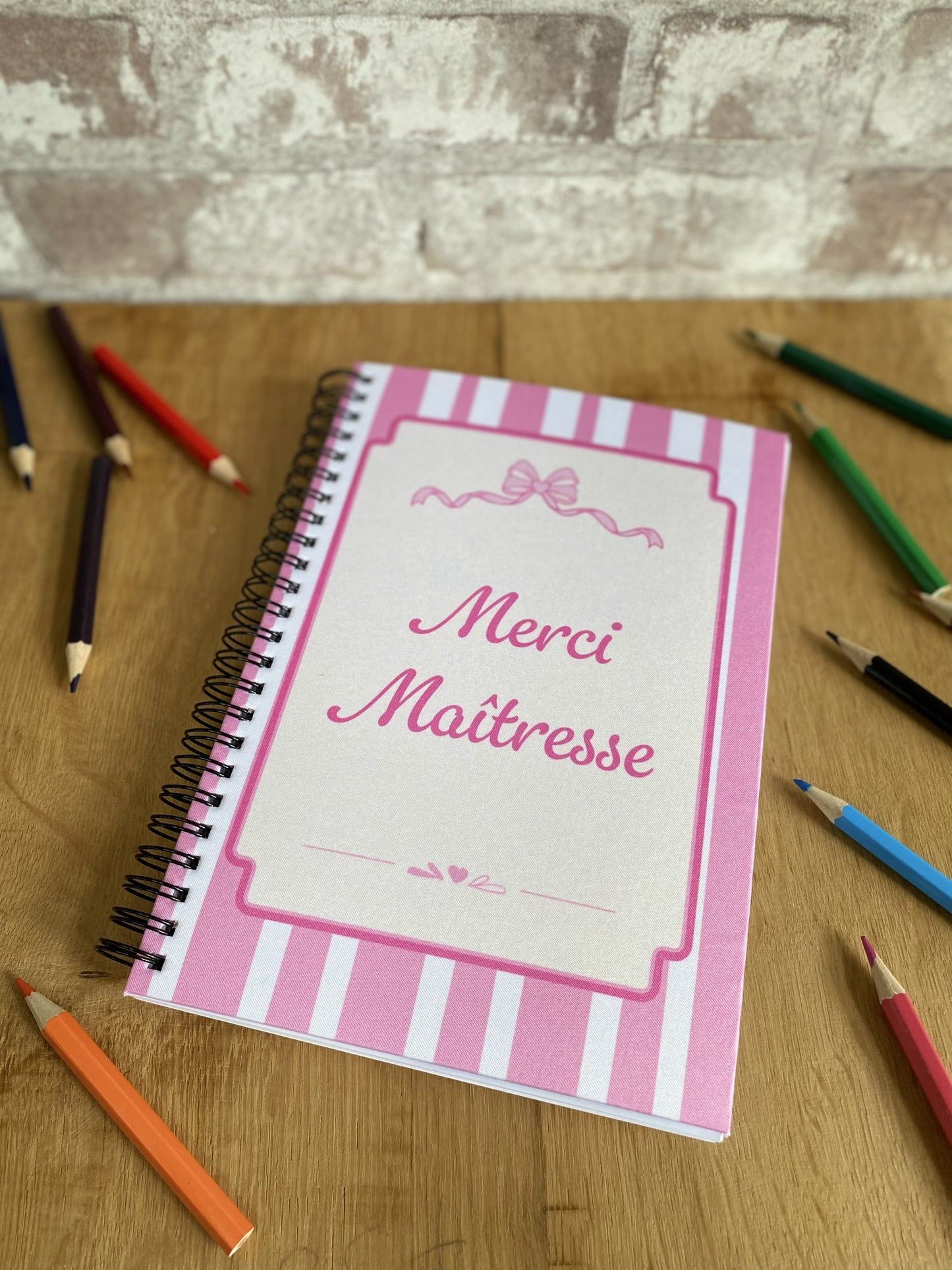 Carnet Spirale A5 “Merci Maîtresse” – Couverture Cartonnée en Tissu Sublimé
